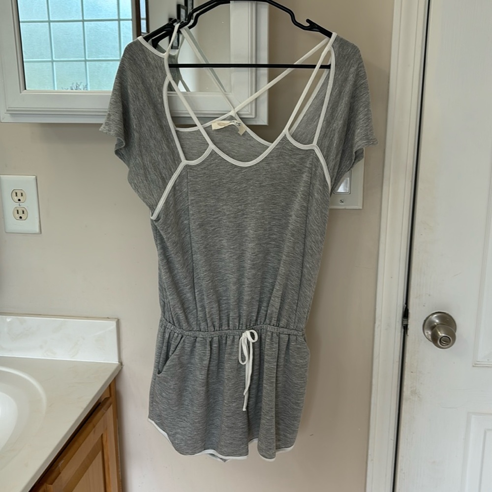 Gray romper with pockets